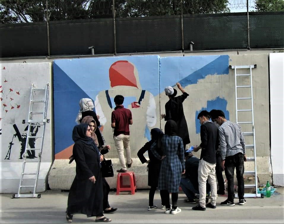 نقاشی روی دیوار مدارس ابتدایی
